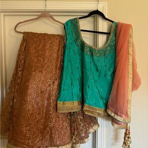 Teal & Pink Lehenga - Size 20 (With Attachable Sleeves)